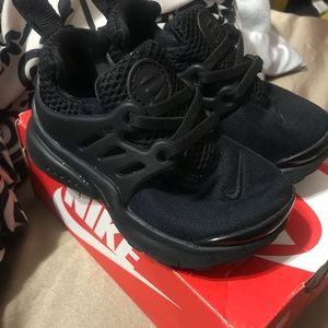 Black Nike Presto